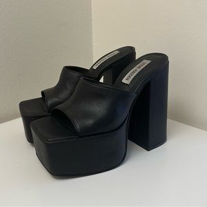 Steve Madden Trixie Black Platform US6